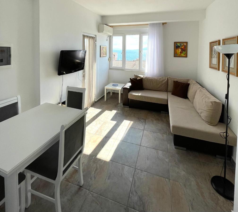 Sunny Bay Apartments ساراندا المظهر الخارجي الصورة