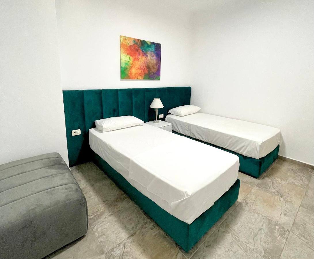 Sunny Bay Apartments ساراندا المظهر الخارجي الصورة