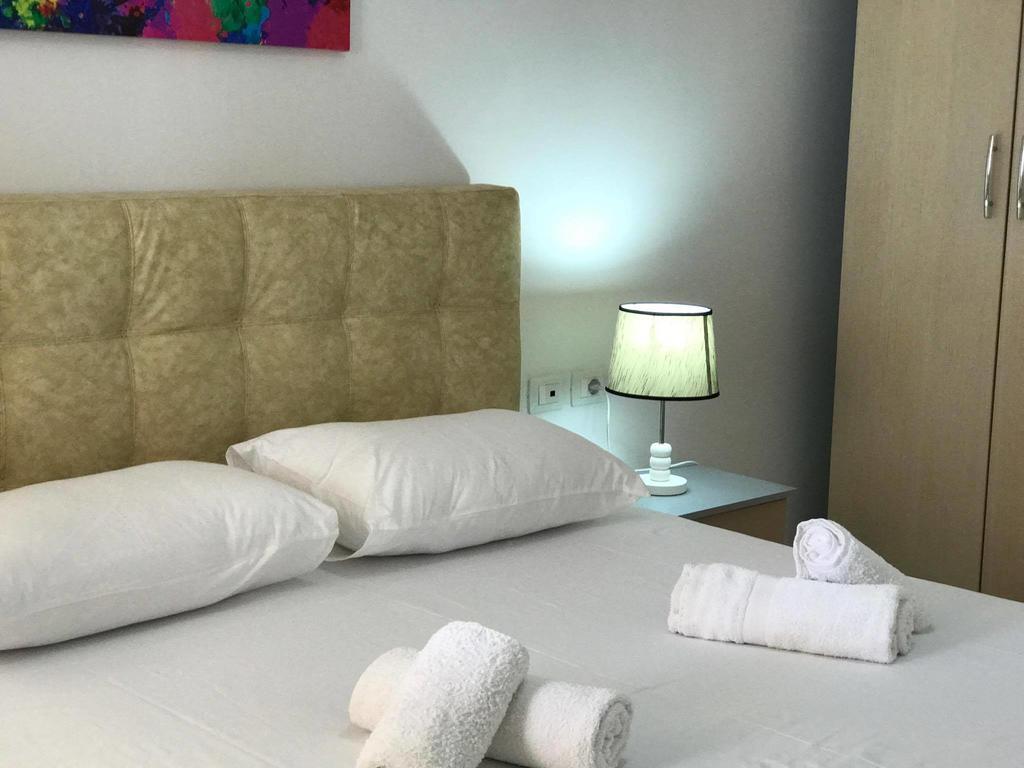 Sunny Bay Apartments ساراندا المظهر الخارجي الصورة